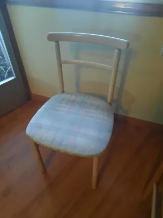 Sillas de comedor o cocina de madera y tela