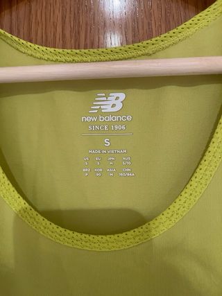 Camiseta New Balance Deportiva amarilla Talla S