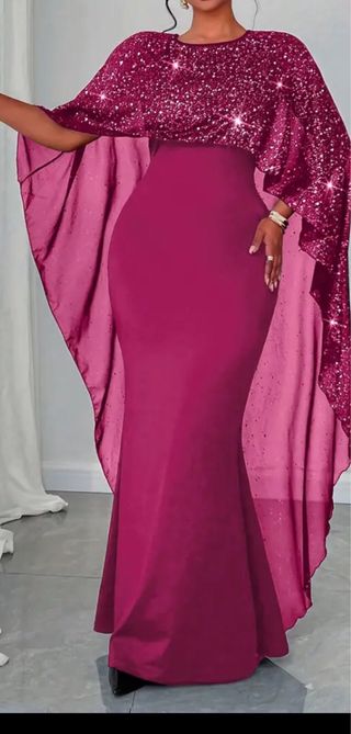 Vestido de fiesta lentejuelas y capa