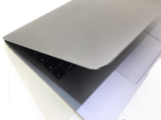 portatil apple apple macbook air core i5 1.6 13 retina (2018) (a1932)