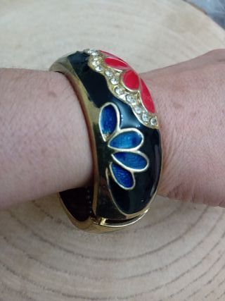 Bracciale orientale smaltato rosso bianco nero blu