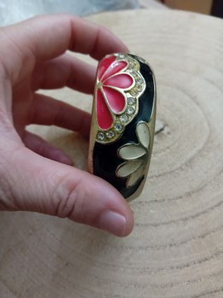 Bracciale orientale smaltato rosso bianco nero blu