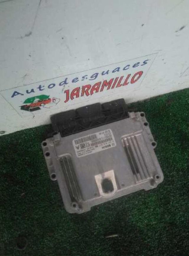 Peugeot 204288 centralita motor uce 308 active