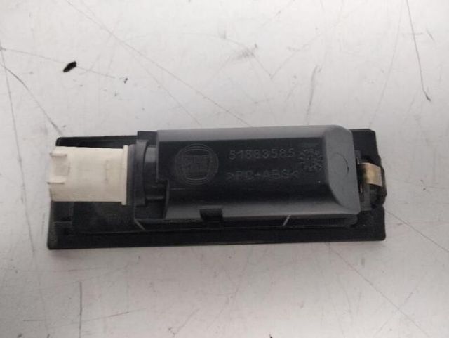 51883585 piloto de matrícula fiat 500 l 330 259777