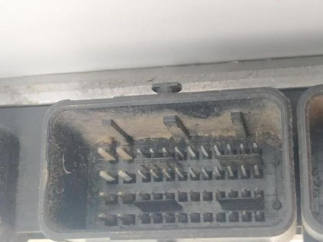 Centralita motor uce peugeot 0281011525 206 278830