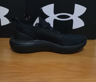 Under Armour  de running hovr Phantom 3 SE