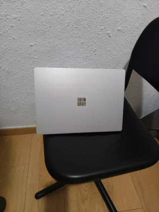 Microsoft Surface Laptop 