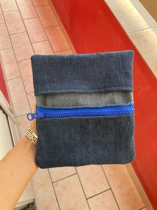 Porta tabacco in jeans con zip blu