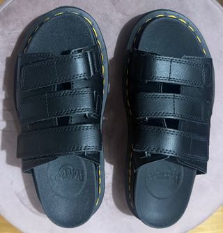 Sandali Dr. Martens Raine in pelle nera