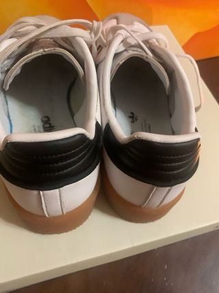 Zapatillas Adidas Blancas y Grises