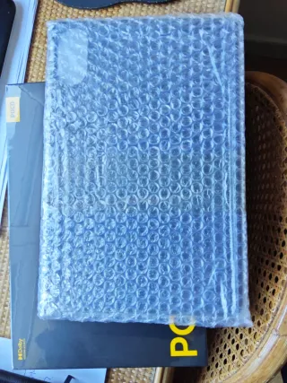 Tablet Poco Pad con funda