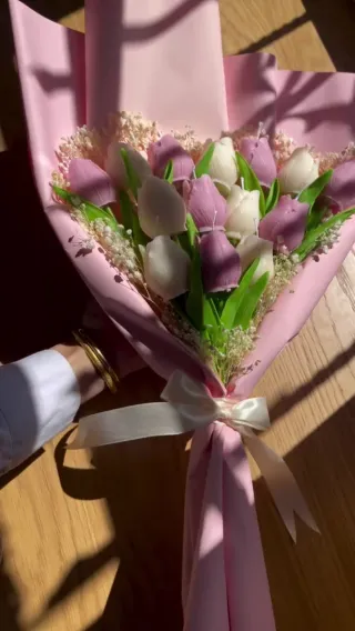 Ramo de flores hecho con velas aromáticas 