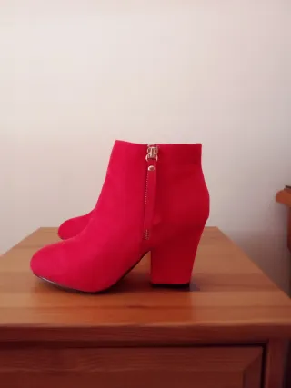Botines rojos sin estrenar