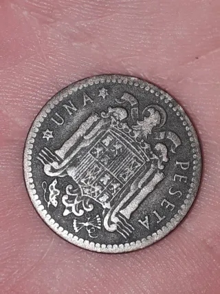 Moneda 1 Pesetas 19 con fallo 1947