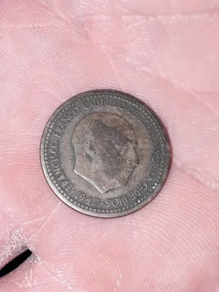 Moneda 1 Pesetas 19 con fallo 1947
