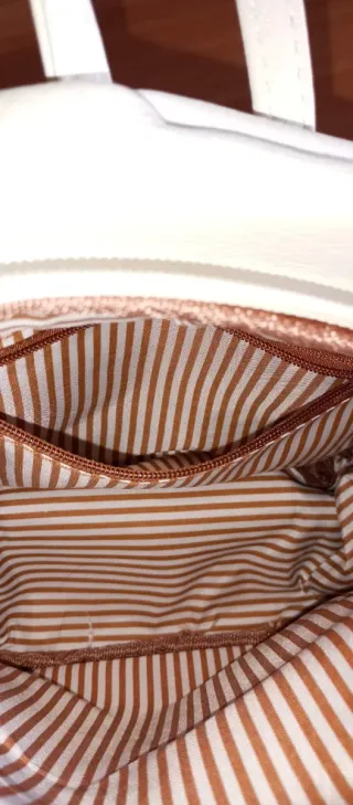 Mochila pequeña bordada pájaro