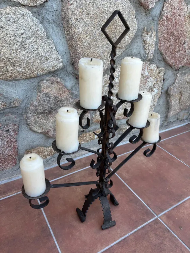 Candelabro de metal negro para 6 velas
