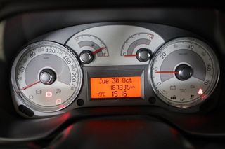 Fiat Linea sedán 1.6 MULTIJET 16V 105BHP EMOTION 4P