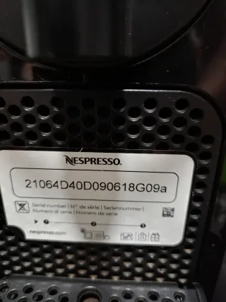 Cafetera cápsulas Nespresso de Longhi color negro