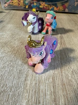 Lotto 3 cavallini flocked vintage con corone