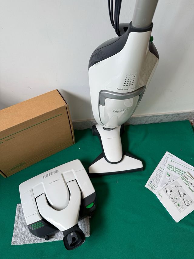 Vorwerk Folletto VK220s + lavapavimenti sp600s
