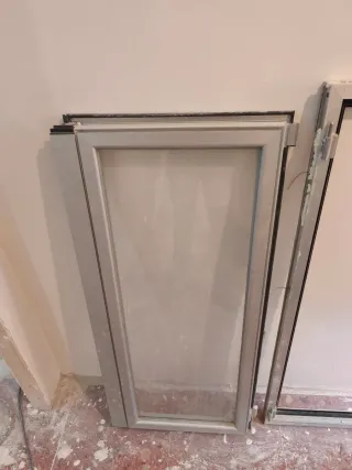 Ventana abatible aluminio Climalit