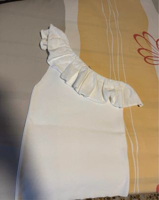 Camiseta Mango blanca asimétrica