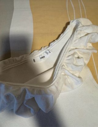 Camiseta Mango blanca asimétrica