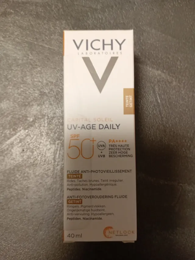 Vichy Capital Soleil UV-Age Daily SPF50+