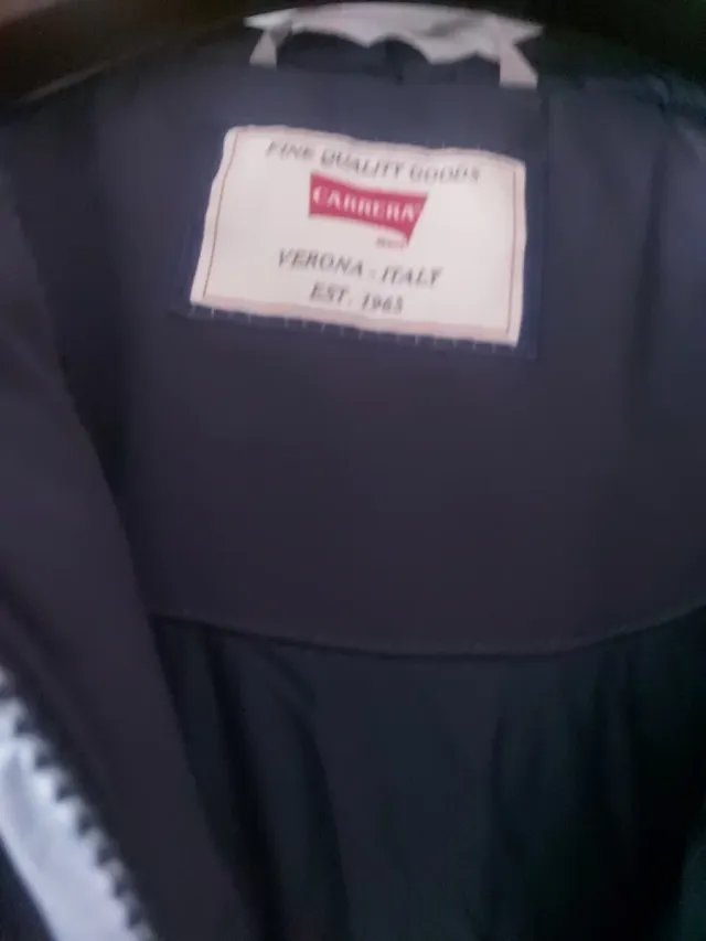 Giubbotto blu scuro con cappuccio