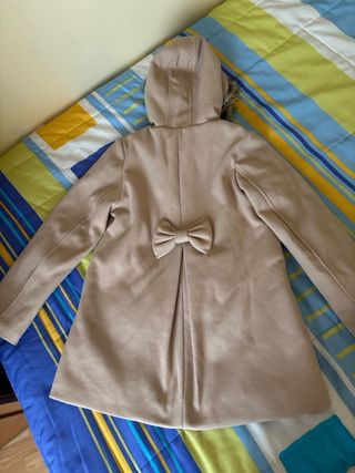 Abrigo trenca beige, talla 14 años niña