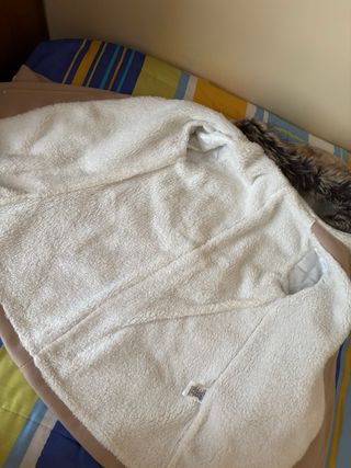 Abrigo trenca beige, talla 14 años niña