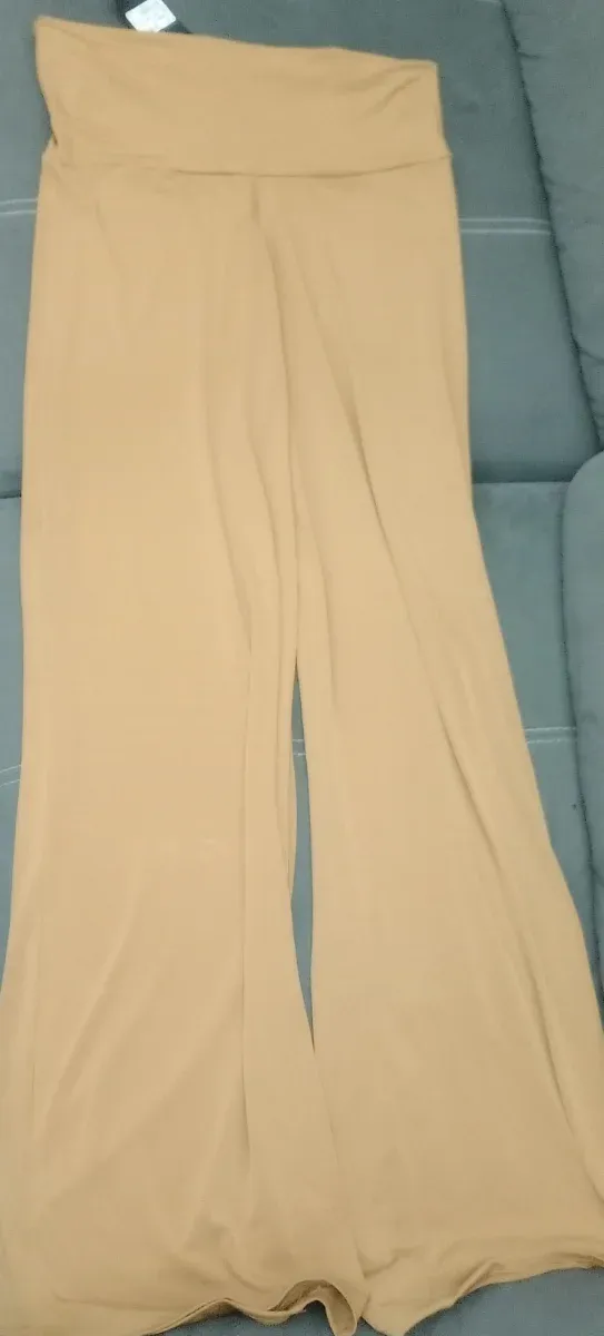 Pantalones anchos color camello