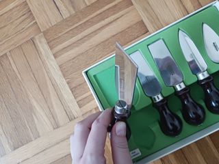 Set 5 Coltelli Formaggio Acciaio Inox Manico Legno