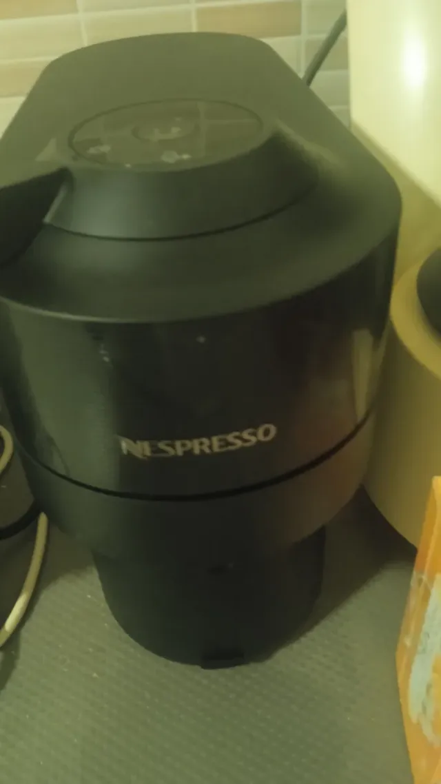 Cafetera Nespresso Negra