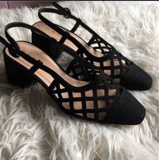 Zapatos de tacón con rejilla