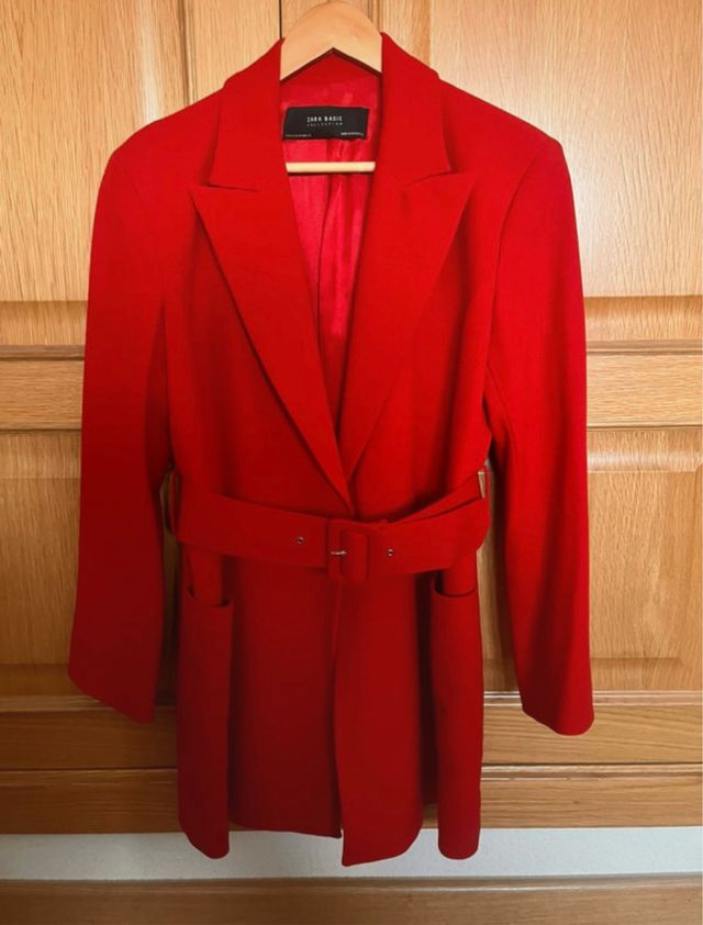 Blazer Zara Rojo con Cinturón
