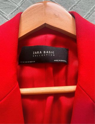 Blazer Zara Rojo con Cinturón