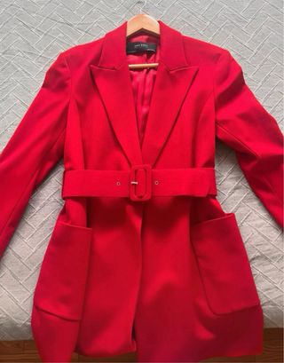Blazer Zara Rojo con Cinturón