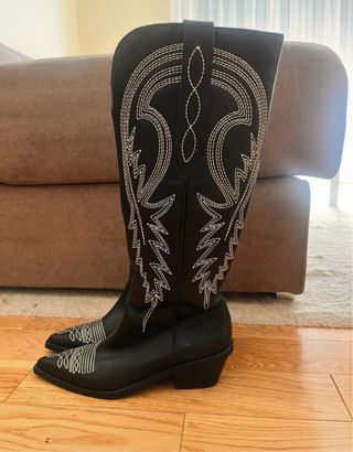Botas cowboy negras con bordado