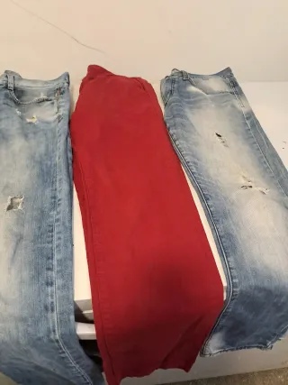 Lote 3 Pantalones Vaqueros y Rojo