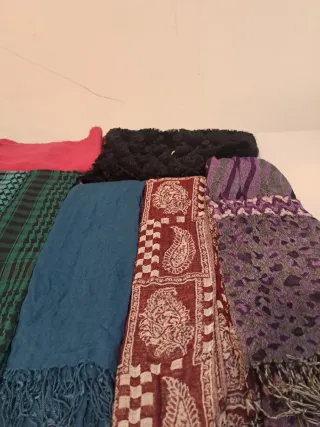 Lote de pañuelos y bufanda