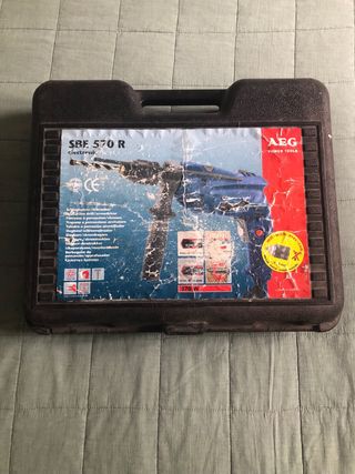 Taladro percutor AEG SBE 570 R