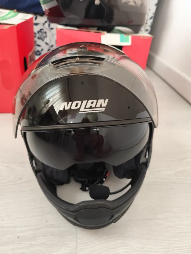 Casco Nolan nero con visiera