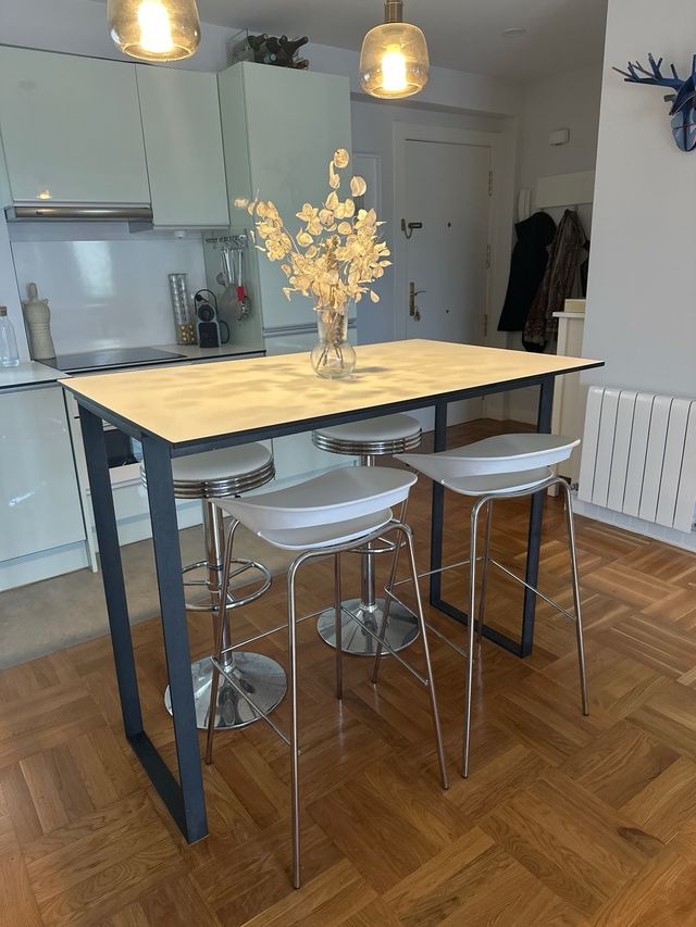 Tavolo da cucina alto con 2 o 4 sgabelli