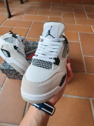 Jordan 4 Nero Militare Taglia 40