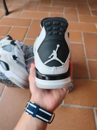 Jordan 4 Nero Militare Taglia 40