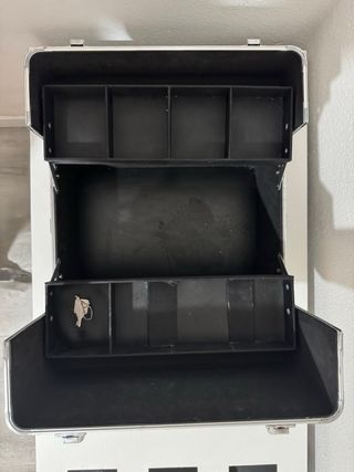 Maletín cosmética negro y plateado