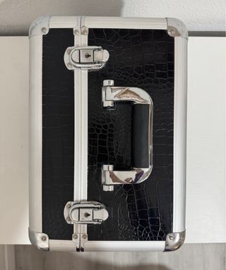 Maletín cosmética negro y plateado