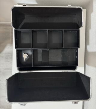 Maletín cosmética negro y plateado